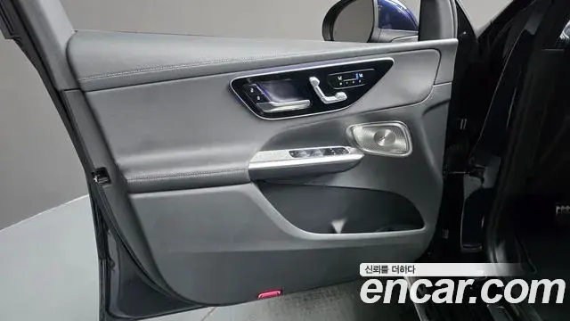Mercedes-Benz GLC-Class 2024 — Photo 3/33