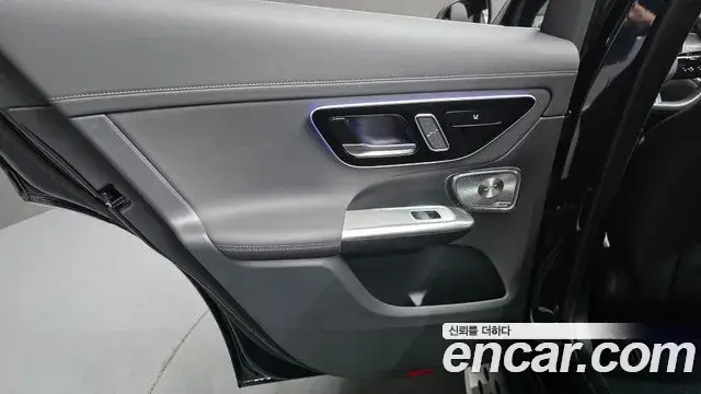 Mercedes-Benz GLC-Class 2024 — Photo 19/33