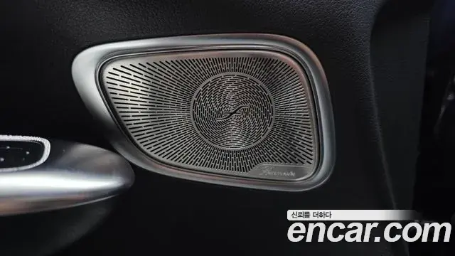 Mercedes-Benz GLC-Class 2024 — Photo 20/33