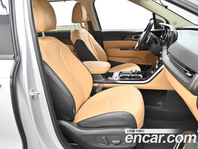 Kia Carnival 2022 — Фото 4/20