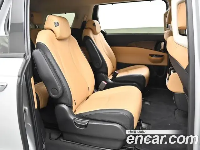 Kia Carnival 2022 — Фото 10/20