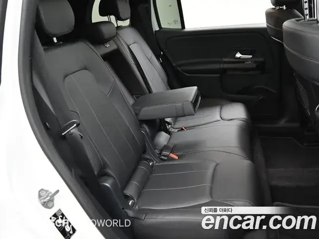 Mercedes-Benz GLB-Class 2021 — Фото 12/20