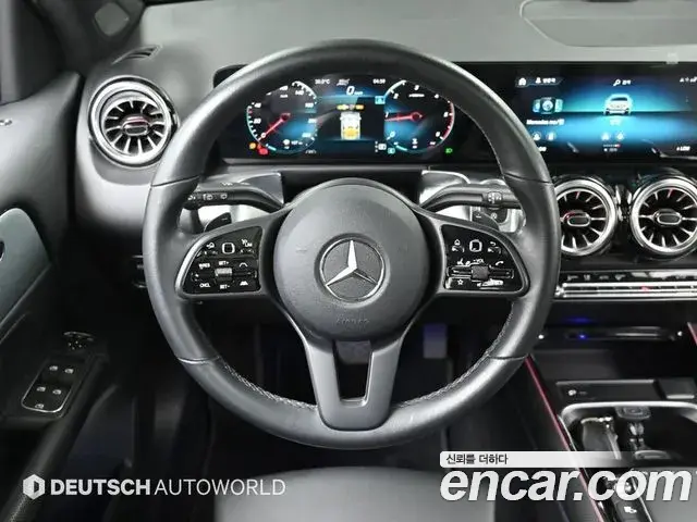 Mercedes-Benz GLB-Class 2021 — Фото 13/20