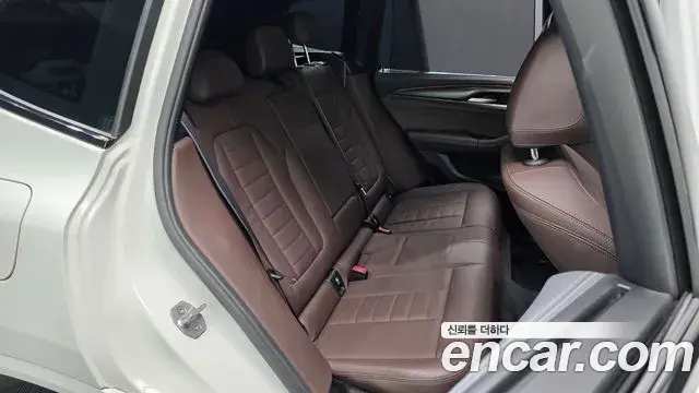 BMW X3 2022 — ფოტო 16/32
