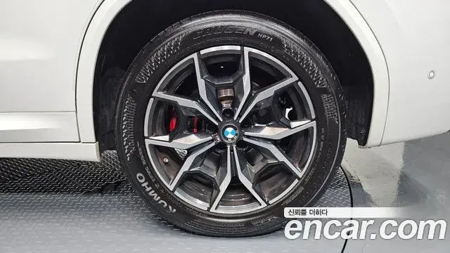 BMW X3 2022 — ფოტო 22/32