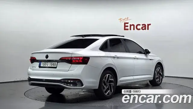 Volkswagen Jetta 2023 — Photo 12/30
