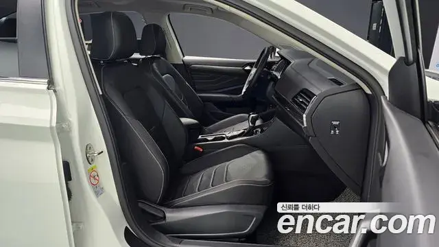 Volkswagen Jetta 2023 — Photo 16/30