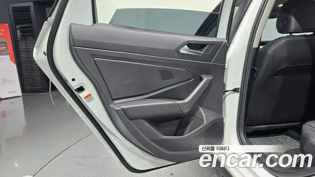 Volkswagen Jetta 2023 — Photo 6/30
