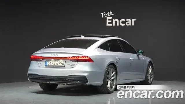 Audi A7 2022 — Photo 8/35