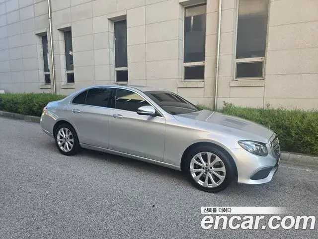 Mercedes-Benz E-Class 2018 — Фото 2/20