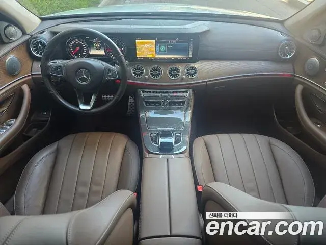 Mercedes-Benz E-Class 2018 — Фото 9/20