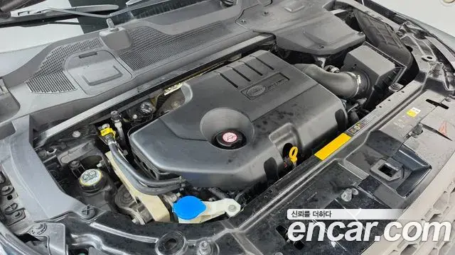 Land Rover Discovery Sport 2019 — Photo 10/33