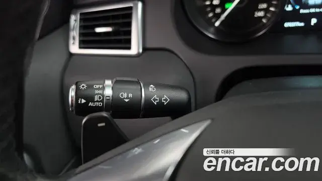 Land Rover Discovery Sport 2019 — Photo 5/33