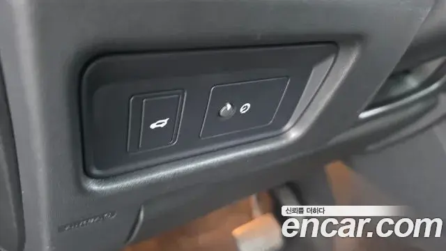 Land Rover Discovery Sport 2019 — Photo 22/33