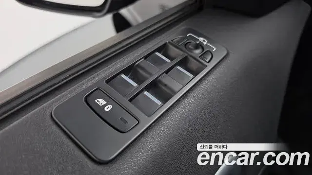 Land Rover Discovery Sport 2019 — Photo 11/33