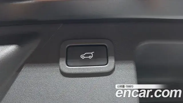 Land Rover Discovery Sport 2019 — Photo 28/33