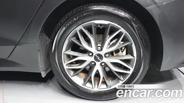 Kia K5 2023 — Photo 28/30