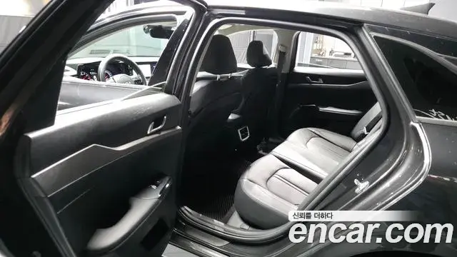 Kia K5 2023 — Photo 16/30