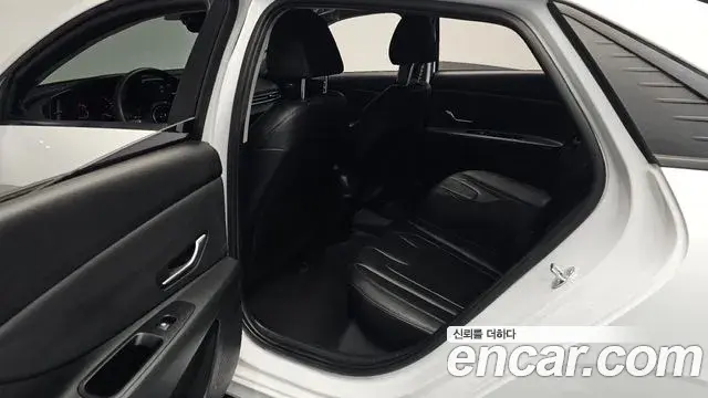 Hyundai The New Avante Hybrid 2020 — ფოტო 2/32