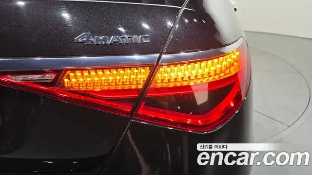 Mercedes-Benz S-Class 2021 — ფოტო 28/33