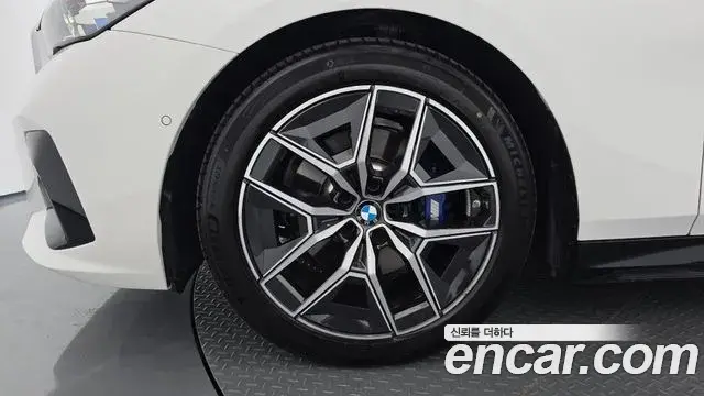 BMW 5 Series 2025 — Photo 7/34