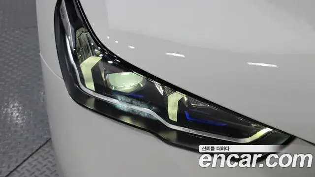 BMW 5 Series 2025 — Photo 27/34