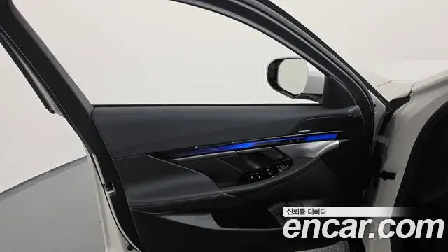BMW 5 Series 2025 — Photo 28/34