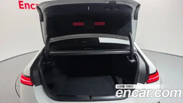 BMW 5 Series 2025 — Photo 32/34