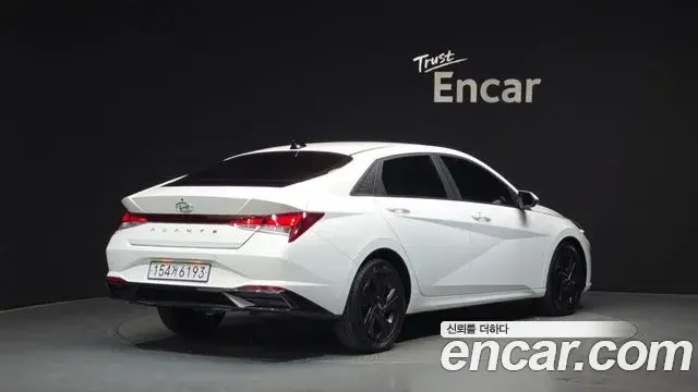 Hyundai The New Avante Hybrid 2023 — Photo 6/32
