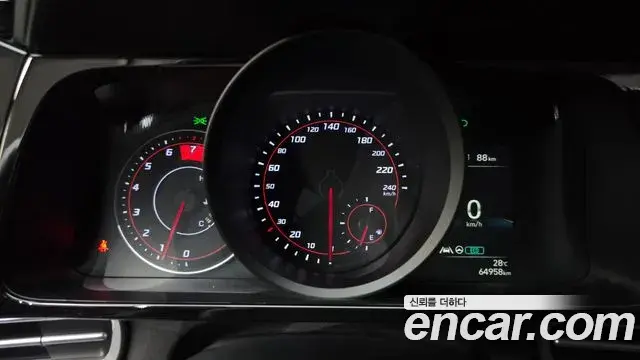 Hyundai The New Avante Hybrid 2023 — Photo 23/32