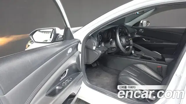 Hyundai The New Avante Hybrid 2023 — Photo 2/32