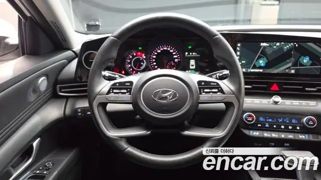 Hyundai The New Avante Hybrid 2023 — Photo 15/32