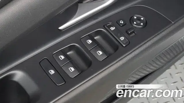 Hyundai The New Avante Hybrid 2023 — Photo 19/32