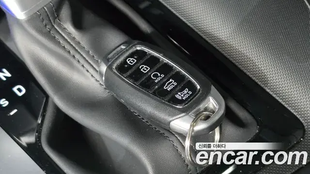 Hyundai The New Avante Hybrid 2023 — Photo 31/32