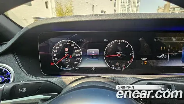 Mercedes-Benz S-Class 2018 — Şəkil 9/18