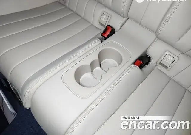 Mercedes-Benz E-Class 2023 — ფოტო 11/14