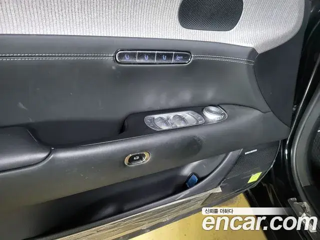Genesis G90 2022 — ფოტო 14/20