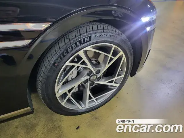 Genesis G90 2022 — ფოტო 18/20