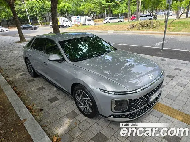 Hyundai Grandeur Hybrid 2023 — ფოტო 12/18