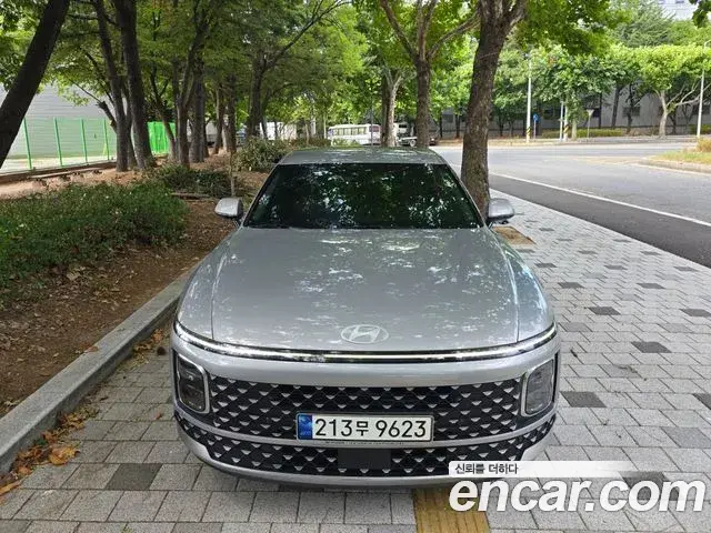 Hyundai Grandeur Hybrid 2023 — ფოტო 13/18