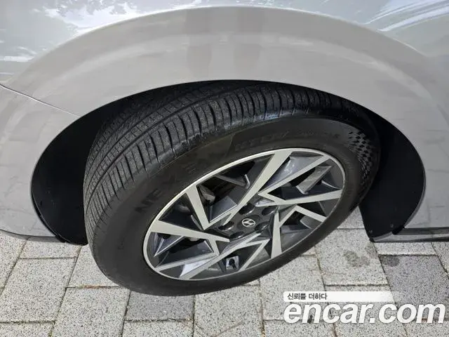 Hyundai Grandeur Hybrid 2023 — ფოტო 7/18