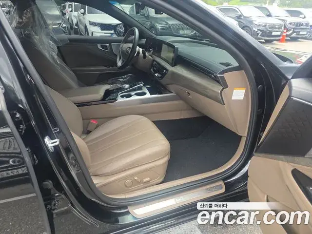 Kia K8 2022 — Şəkil 10/20