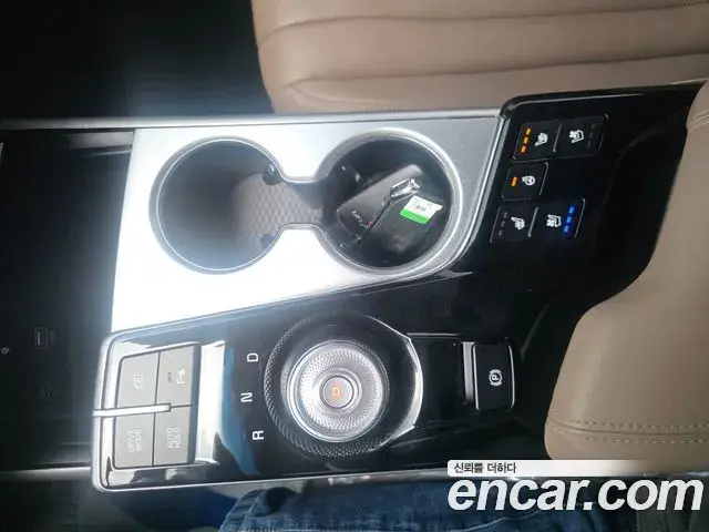 Kia K8 2022 — Şəkil 18/20