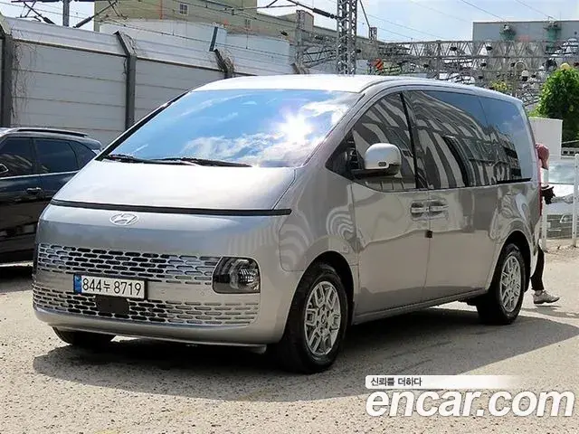 Hyundai Staria 2024 — Фото 1/20