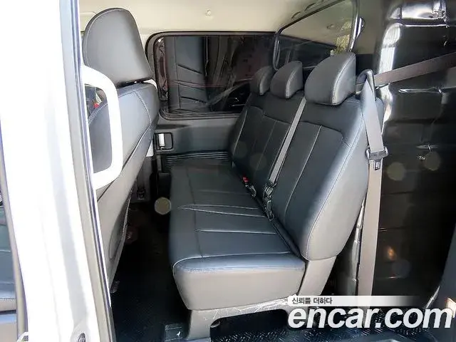 Hyundai Staria 2024 — Фото 5/20