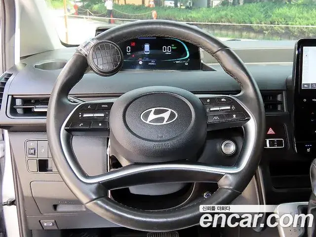 Hyundai Staria 2024 — Фото 7/20