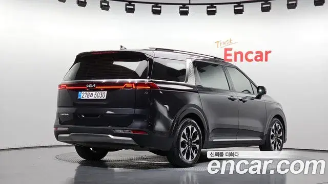 Kia Carnival 2022 — Şəkil 17/30