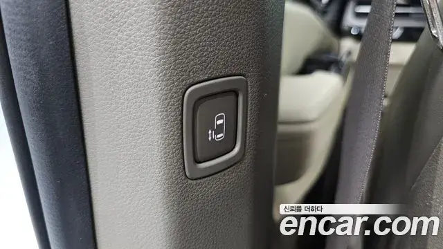 Kia Carnival 2022 — Şəkil 23/30
