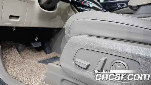 Kia Carnival 2022 — Şəkil 16/30
