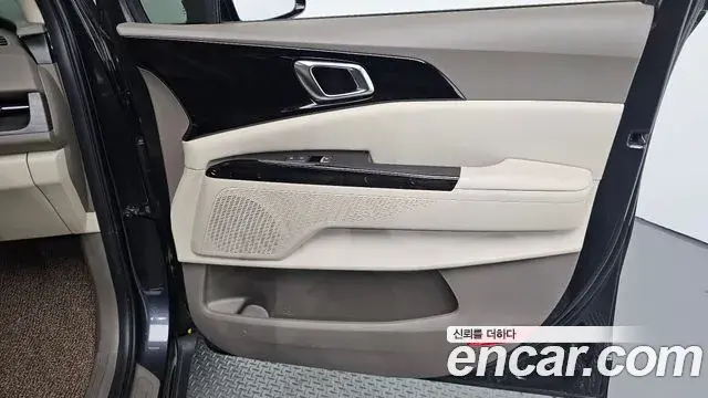 Kia Carnival 2022 — Şəkil 15/30
